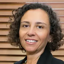 Foto da professora Renata Brito