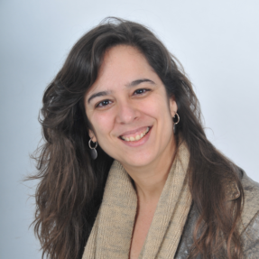 Foto da professora Alessandra Costa