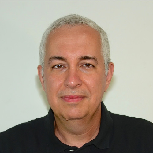 Foto do professor Augusto Arenaro