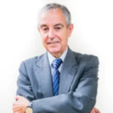 Foto do professor Luiz Eduardo Brandão