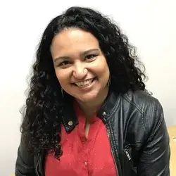 Foto da professora Renata Machado