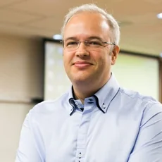 Foto do professor Leonardo Lima