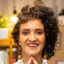 Foto da professora Beatriz Santa Rita