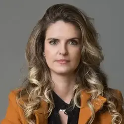 Foto da professora Fernanda Perregil