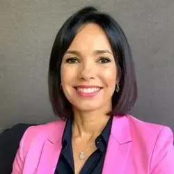 Foto da professora Flávia Cortinovis