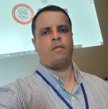 Foto do professor Marcelo Pecly