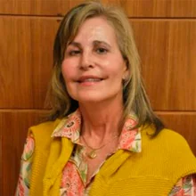 Foto da professora Patrícia Tomei